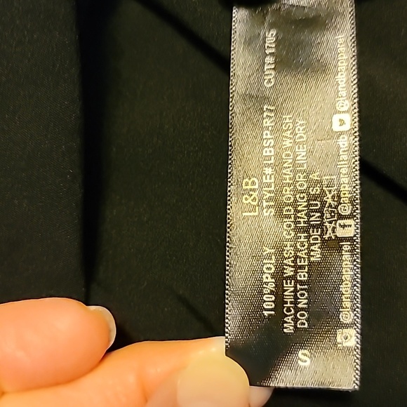 L & B wide leg shorts black faux leather szSm with ruffle - Picture 11 of 11